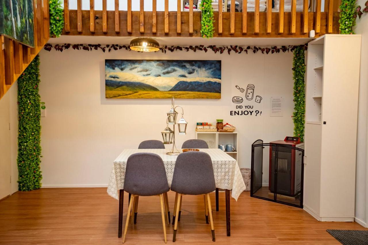 Waikoura Springs Bed and Breakfast Kaikoura Esterno foto